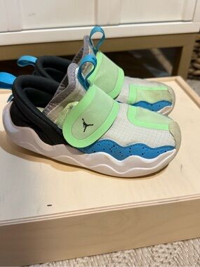 Jordan Kids Slip-On Sneakers in Neon Green and Blue